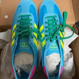 Adidas adidas SL 72 OG
Blue Yellow and pink